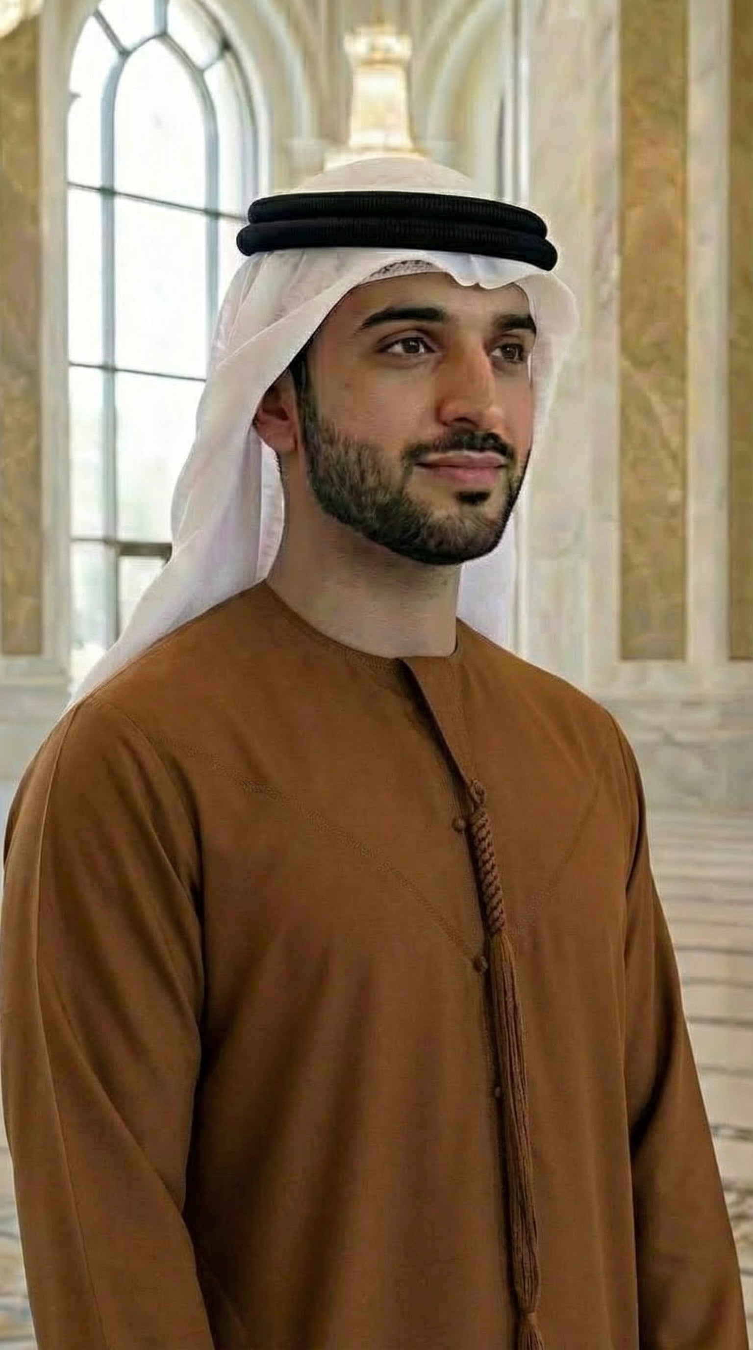 DARK BROWN THOBE EMIRATI KANDURA