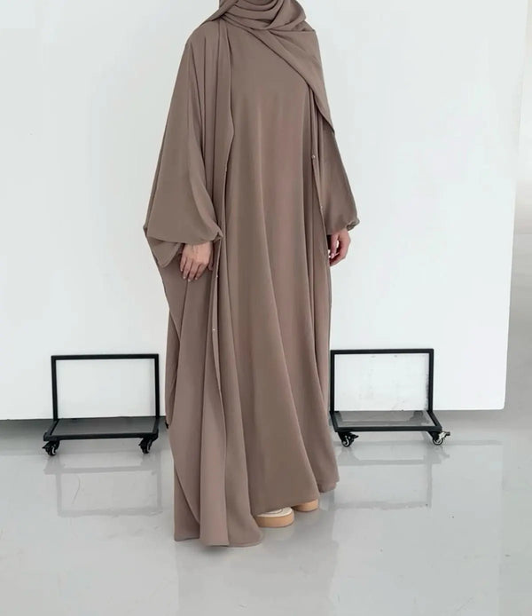 Classic Khaki Abaya With Hijab – Effortless Modesty in Neutral Tones .Neutral never looked so refined. ABAYA ONLINE