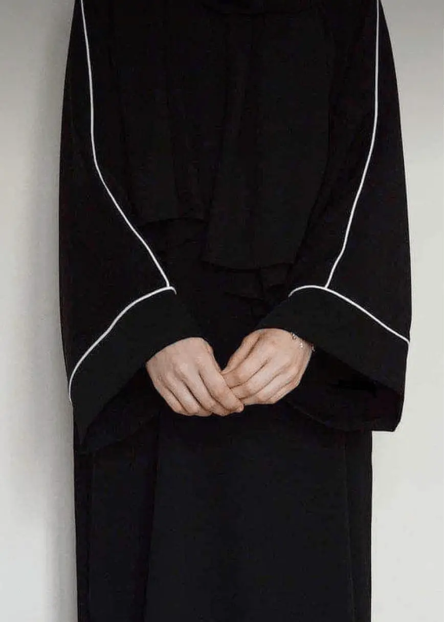 ELEGANT BLACK ABAYA ONLINE